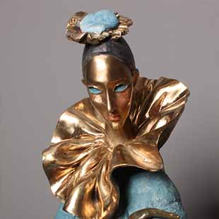 Yvette Lamoureux bronze en mouvement